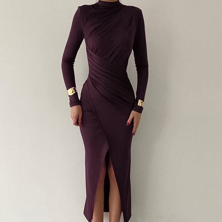 Damer långärmad maxiklänning med elegant draperingsdetalj och hög krage Mirla-Eva Jonsson