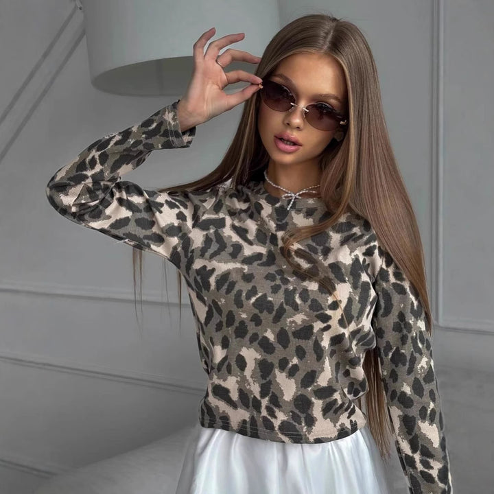 Damer långärmad skjorta med modern leopardtryck och mjukt grepp Mirla-Eva Jonsson