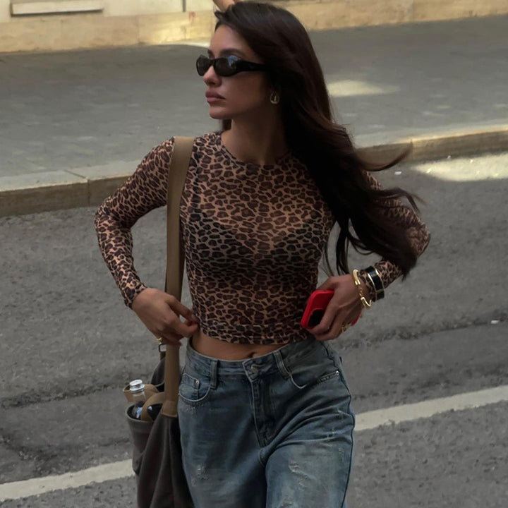 Damer långärmad topp med leopardmönster och figurnära skärning Mirla-Eva Jonsson