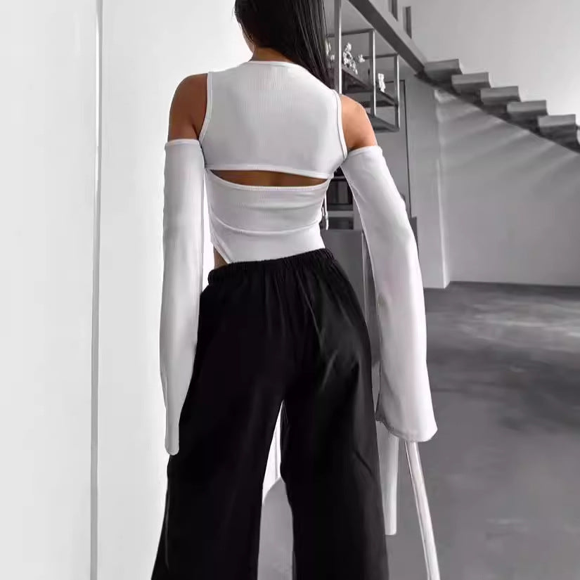 Damer långärmad tröja med innovativ cut-out-design och smala ärmar Mirla-Eva Jonsson