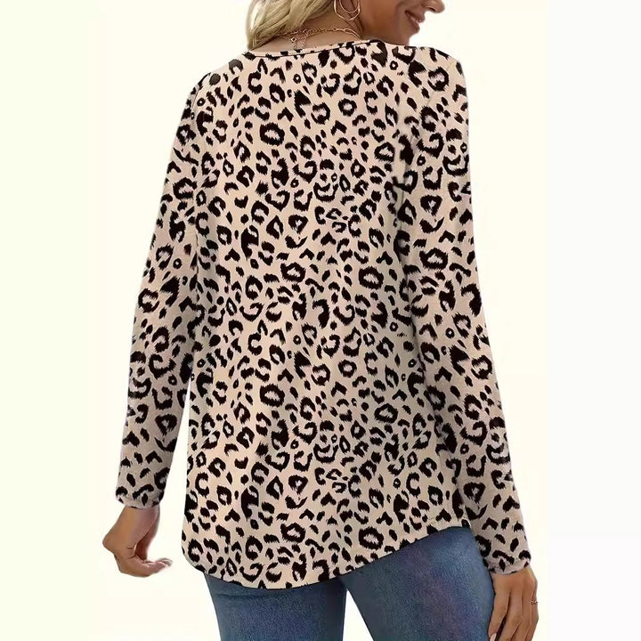Damer långärmad tröja med modernt leopardmönster och avslappnad passform Eva Jonsson-Eva Jonsson