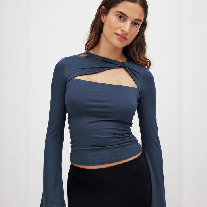 Damer långärmad tröja med smart cut-out och wrappedesign Mirla-Eva Jonsson