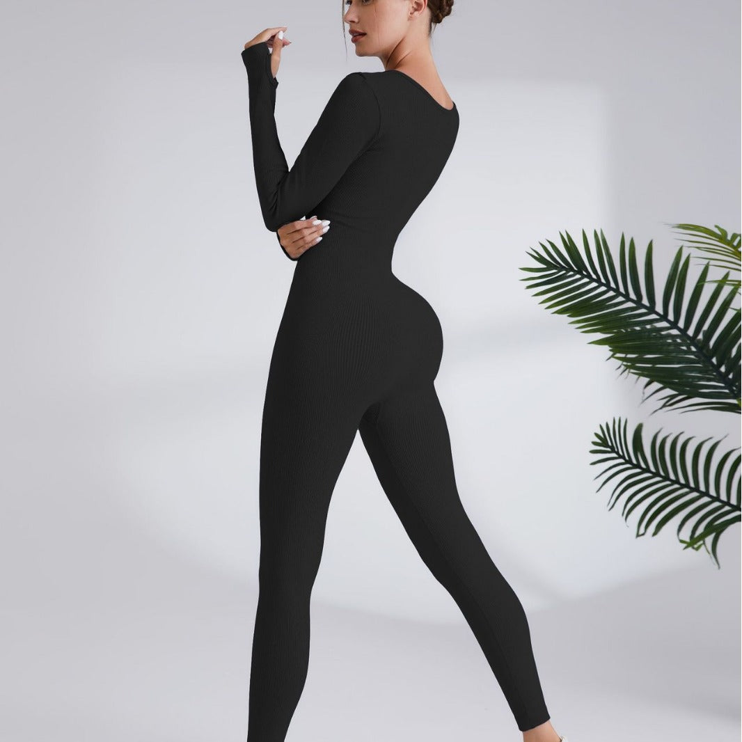 Damer leggingsdräkt med elegant fyrkantig halsringning och figurnära skärning Mirla-Eva Jonsson