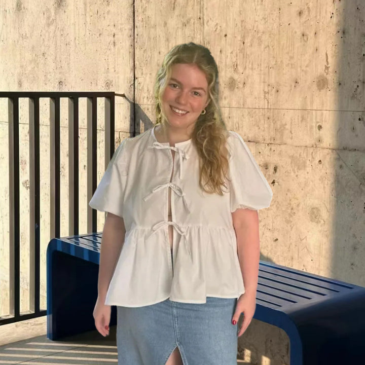 Damer leopardmönstrad kortärmad blus med lekfulla volanger Mirla-Eva Jonsson