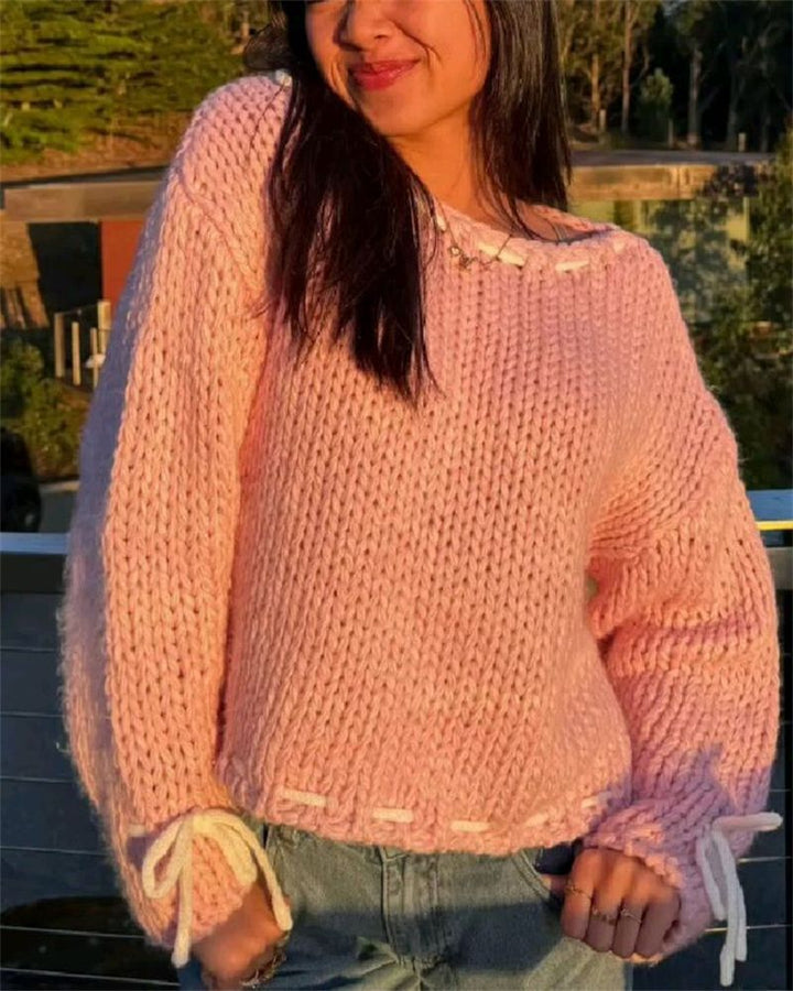 Damer löst sittande tröja med sofistikerade dragsnörningsdetaljer Mirla-Eva Jonsson