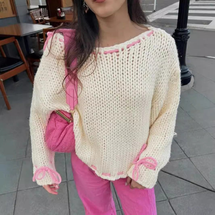 Damer löst sittande tröja med sofistikerade dragsnörningsdetaljer Mirla-Eva Jonsson