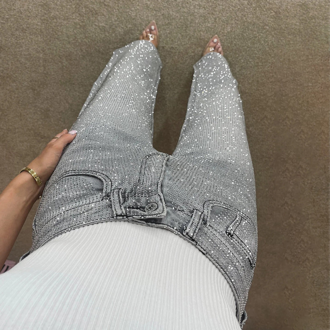 Damer löst skuren jeans med glittrande detaljer Mirla-Eva Jonsson