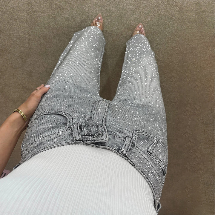 Damer löst skuren jeans med glittrande detaljer Mirla-Eva Jonsson