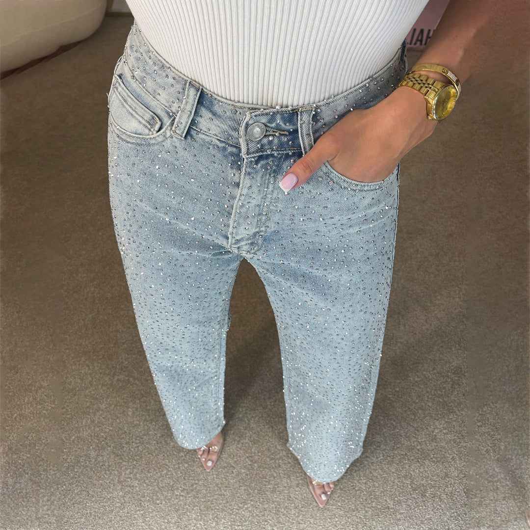 Damer löst skuren jeans med glittrande detaljer Mirla-Eva Jonsson