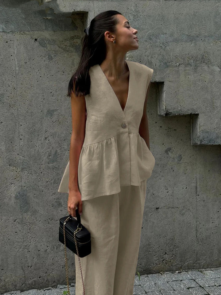 Damer luftig jumpsuit med V-ringning och flytande snitt Mirla-Eva Jonsson