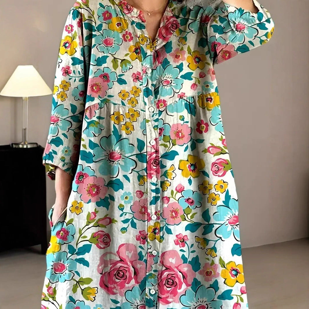 Damer luftklänning med blommigt mönster och praktiska fickor Mirla-Eva Jonsson