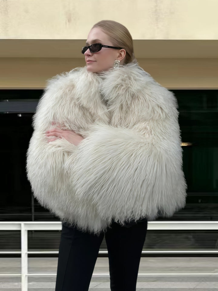 Damer lyxig pälsjacka med voluminösa ärmar och elegant skärning Mirla-Eva Jonsson