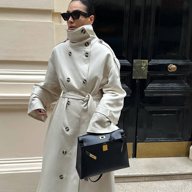 Damer lyxig trenchcoat med genomtänkta detaljer Mirla-Eva Jonsson