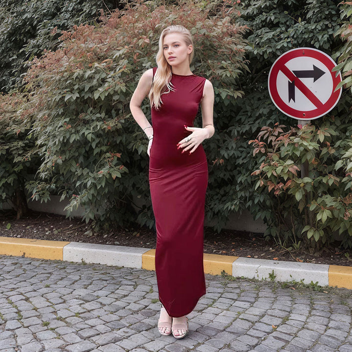 Damer maxi klänning med elegant, figurnära skärning och hög sprund Mirla-Eva Jonsson