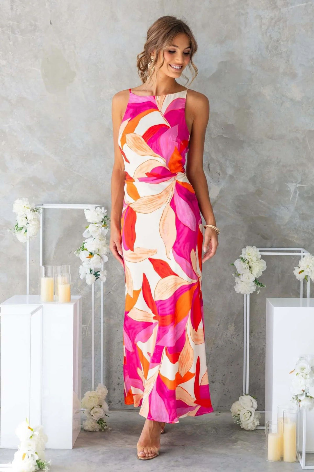 Damer maxi klänning med modern blommönster och elegant skärning Mirla-Eva Jonsson