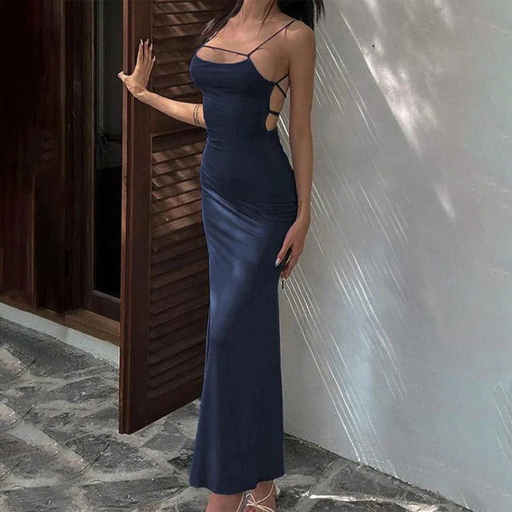 Damer maxi klänning med off-shoulder design och raffinerade snörningsdetaljer Mirla-Eva Jonsson