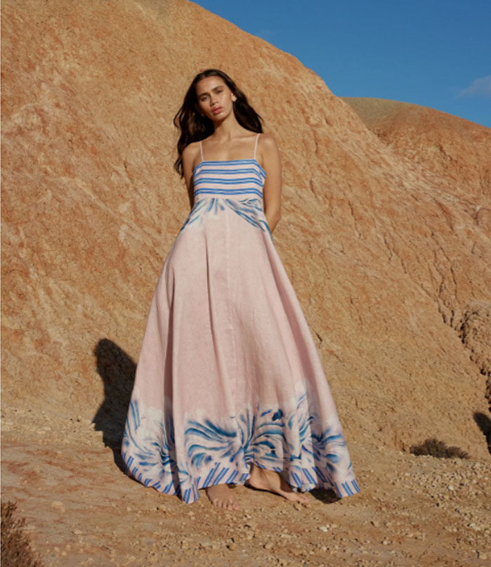 Damer maxi klänning med subtil gradient och blommotiv Mirla-Eva Jonsson