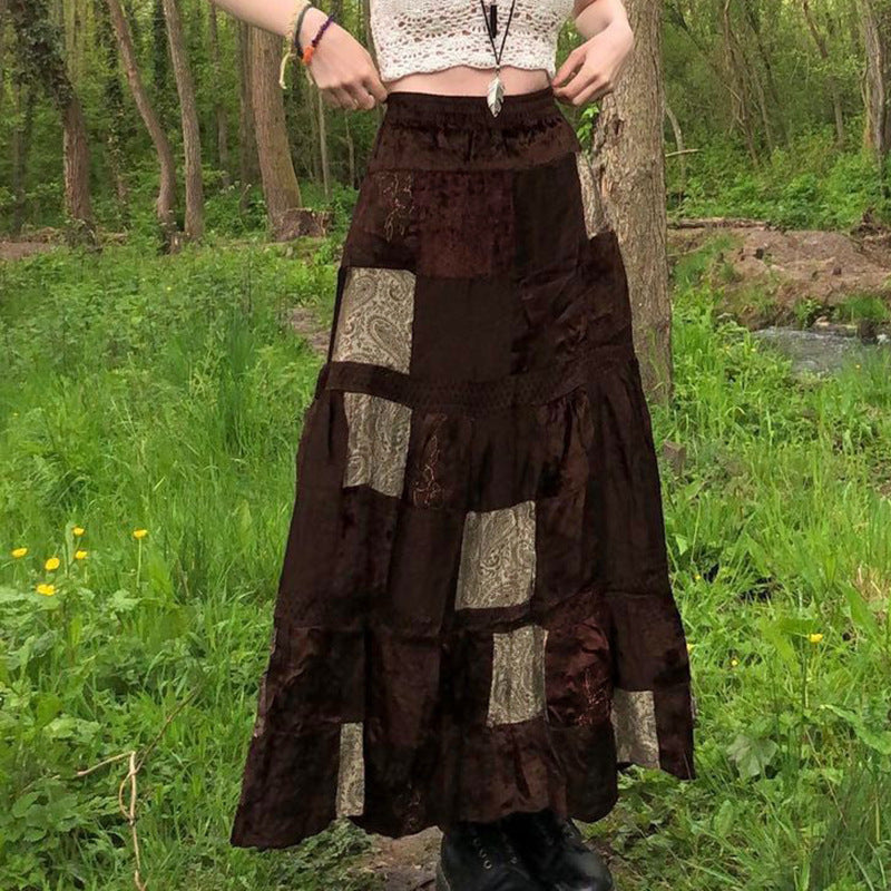 Damer maxikjol med blomster patchwork-mönster och voluminös fåll Mirla-Eva Jonsson
