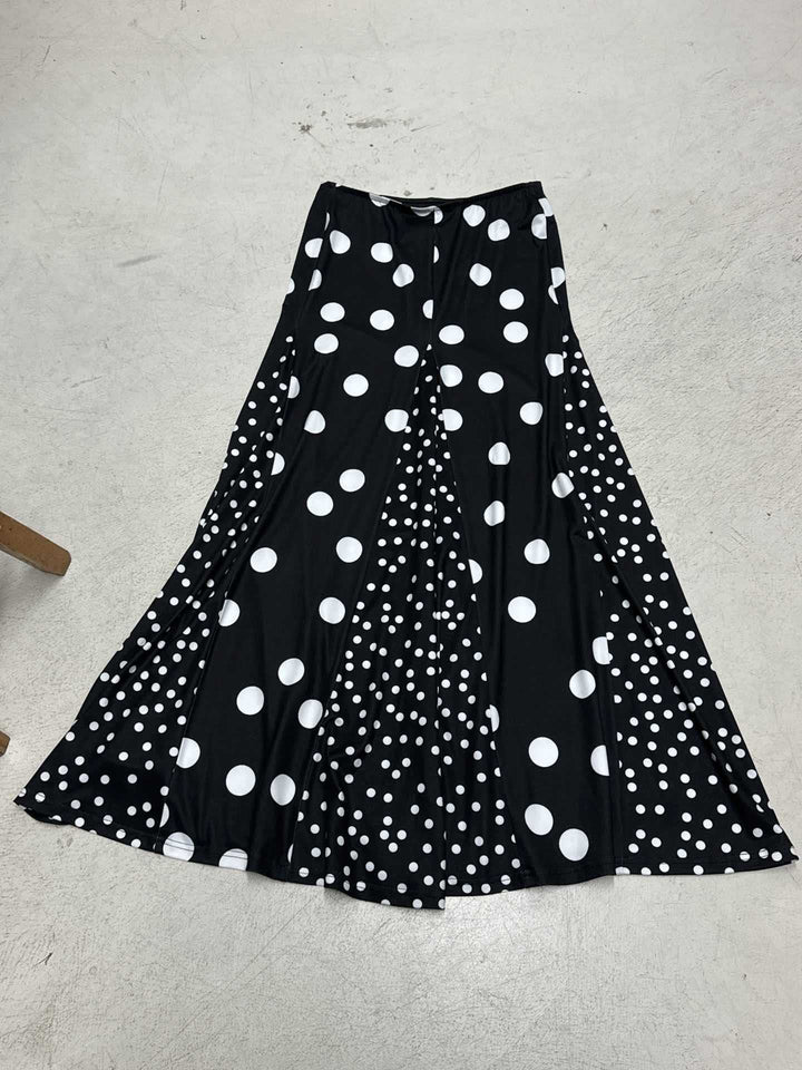 Damer maxikjol med kontrasterande polka prickar design och vid passform Mirla-Eva Jonsson