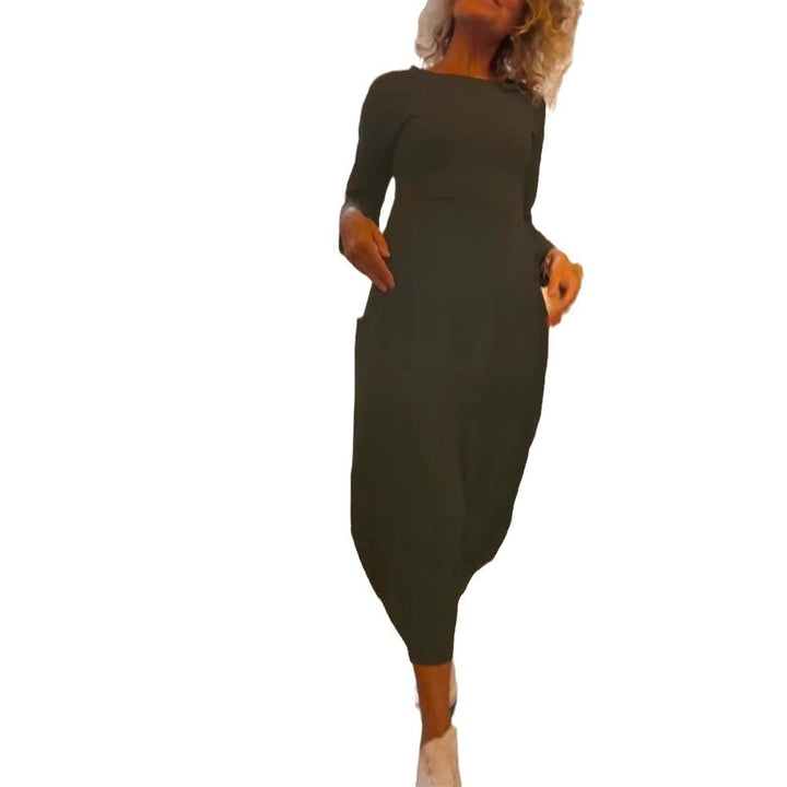 Damer maxiklänning med asymmetrisk skärning och eleganta detaljer Mirla-Eva Jonsson