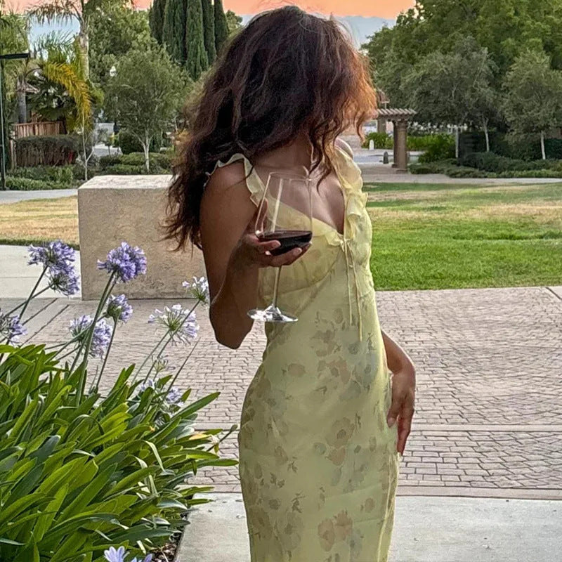 Damer maxiklänning med blommig chiffon och elegant V-ringning Mirla-Eva Jonsson