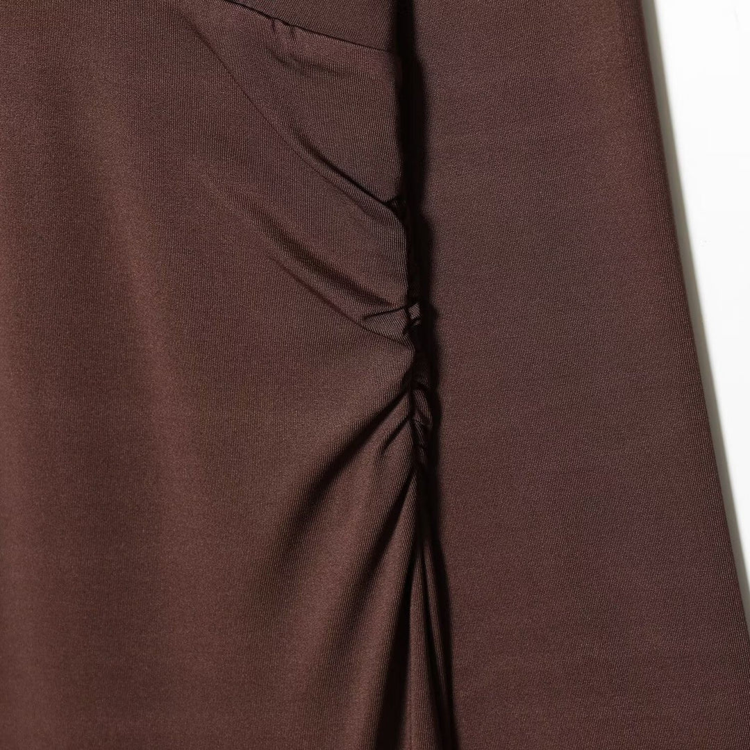 Damer maxiklänning med djup V-ringning och draperade detaljer Mirla-Eva Jonsson