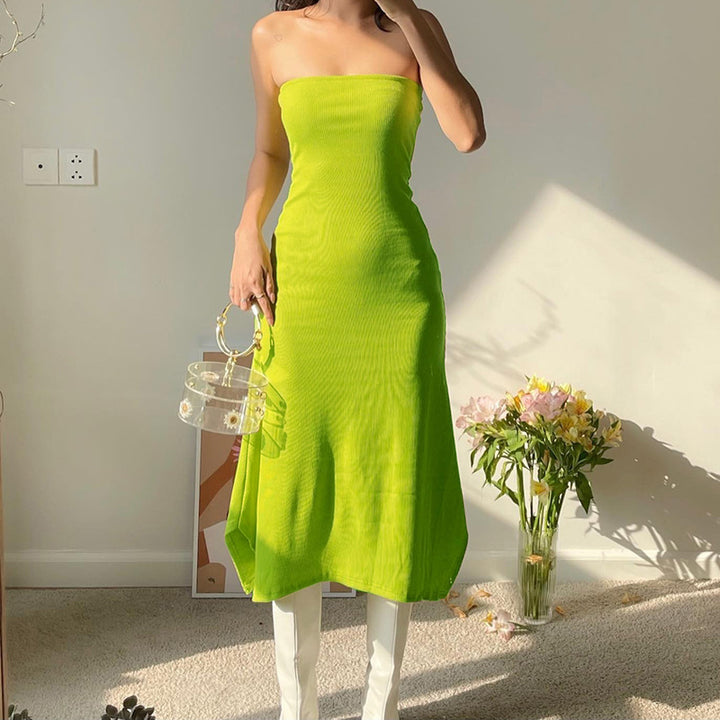 Damer maxiklänning med off-shoulder design och figurschmeckande passform Mirla-Eva Jonsson
