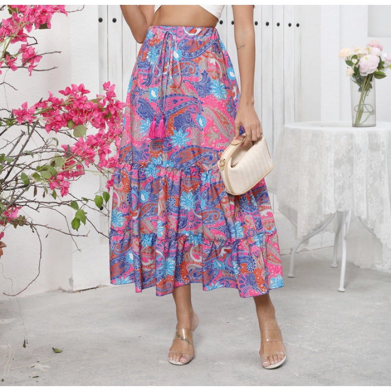 Damer midi kjol i lekfull boho-stil med färggående paisleymönster och voluminös nederkant Mirla-Eva Jonsson