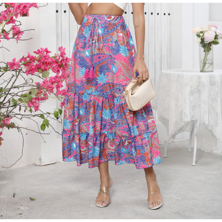 Damer midi kjol i lekfull boho-stil med färggående paisleymönster och voluminös nederkant Mirla-Eva Jonsson