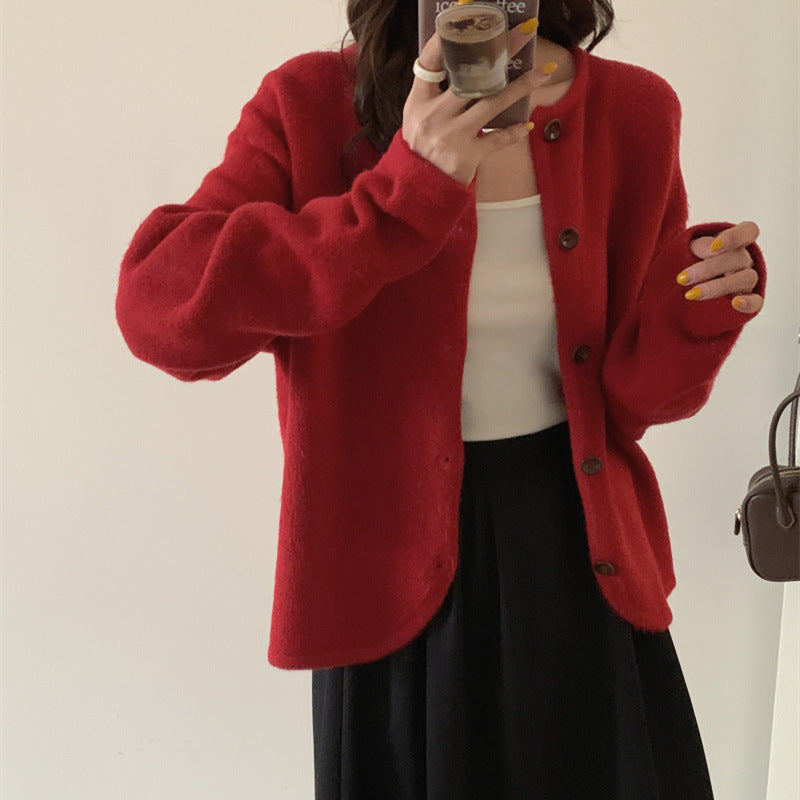 Damer mjuk cardigan med elegant knappslå och modern passform Mirla-Eva Jonsson