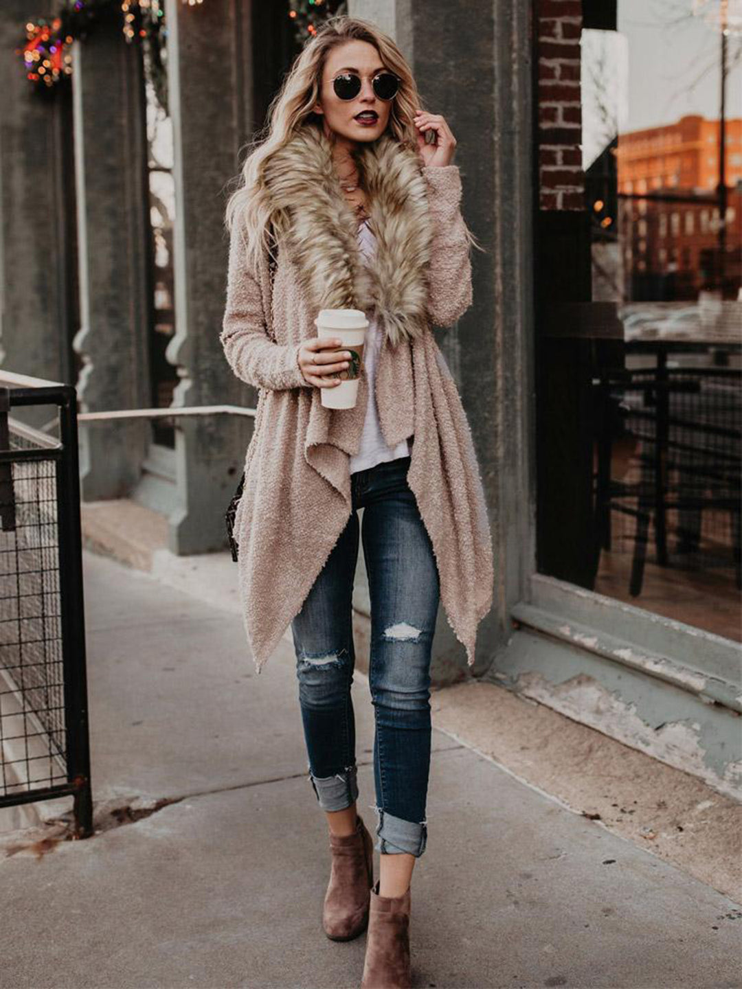 Damer mjuk cardigan med lyxig faux fur-krage och asymmetrisk skärning Eva Jonsson-Eva Jonsson