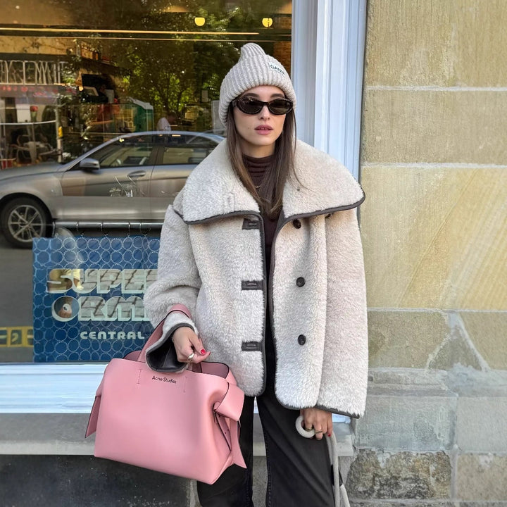 Damer mjuk fleecejacka med hög krage och avtagbar pälskrage Mirla-Eva Jonsson