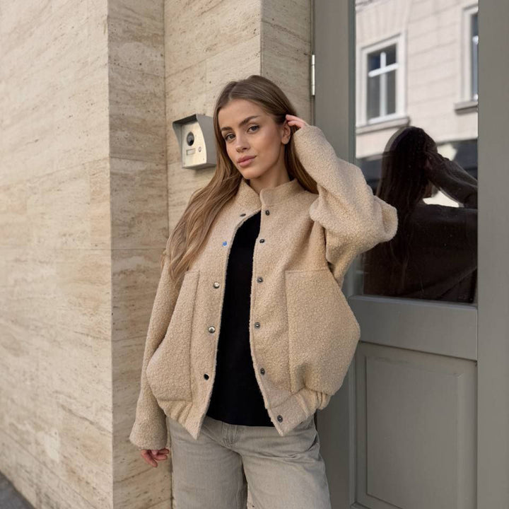 Damer mjuk fleecejacka med tryckknappar och stora fickor Mirla-Eva Jonsson