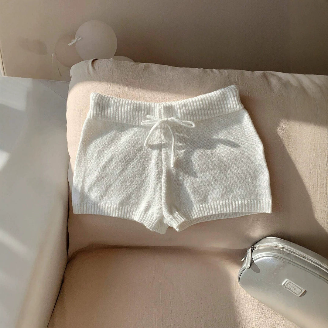 Damer mjuka stickade shorts med praktisk dragsko Mirla-Eva Jonsson