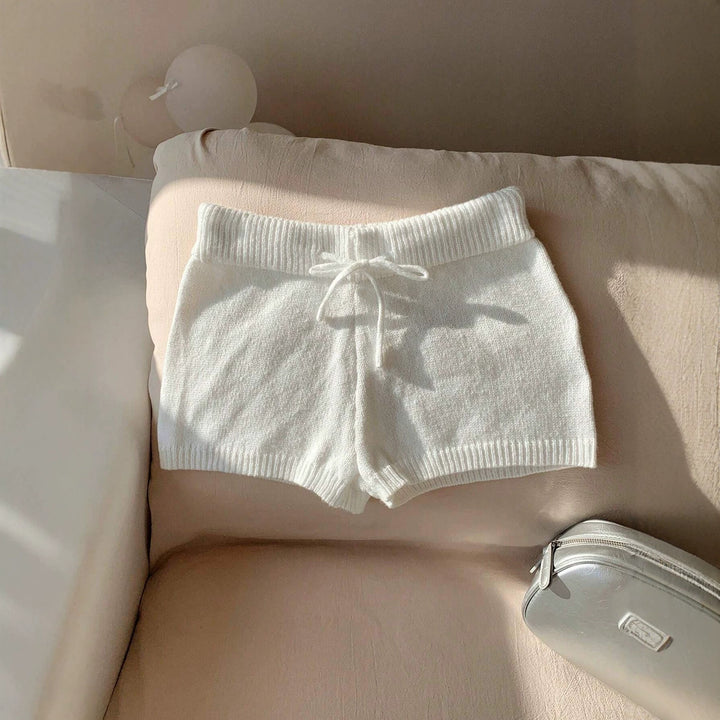 Damer mjuka stickade shorts med praktisk dragsko Mirla-Eva Jonsson