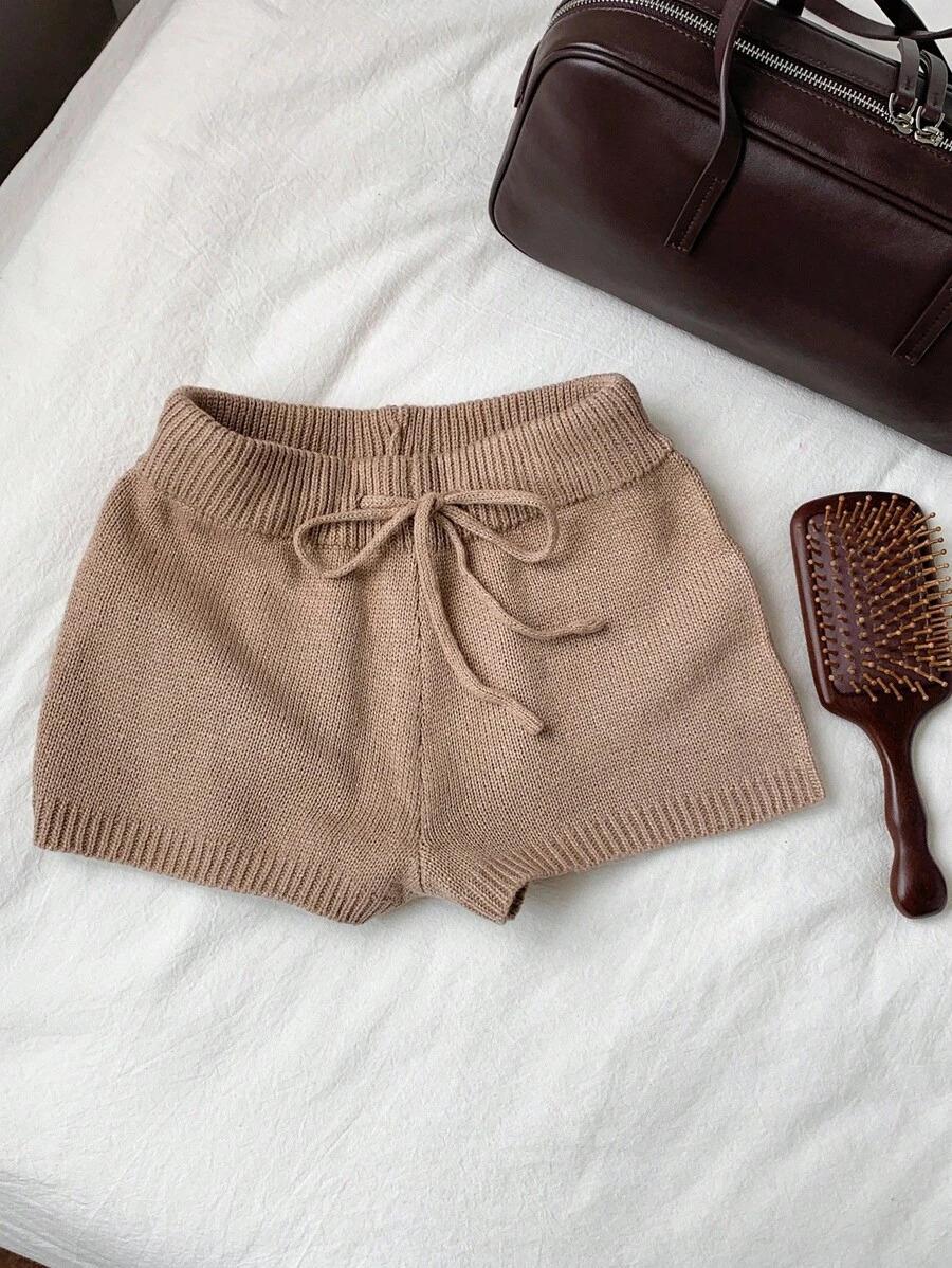 Damer mjuka stickade shorts med praktisk dragsko Mirla-Eva Jonsson