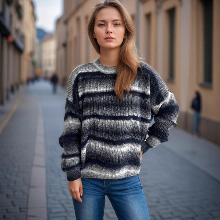 Damer mjukstickad tröja med flair Mirla-Eva Jonsson