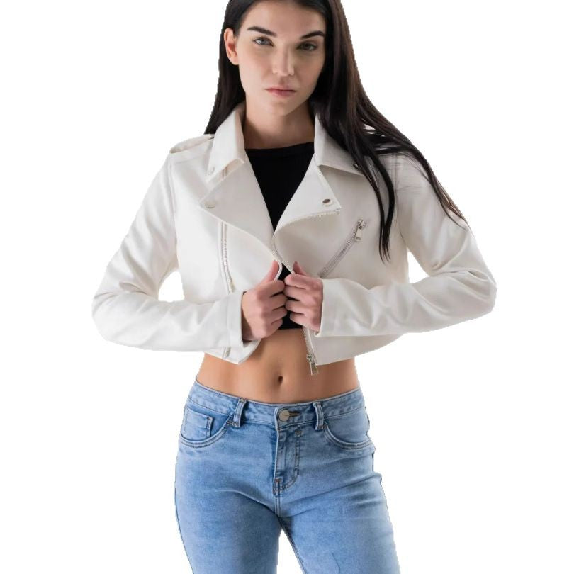 Damer mod fashionable cropped bikerjacka i konstläder Mirla-Eva Jonsson