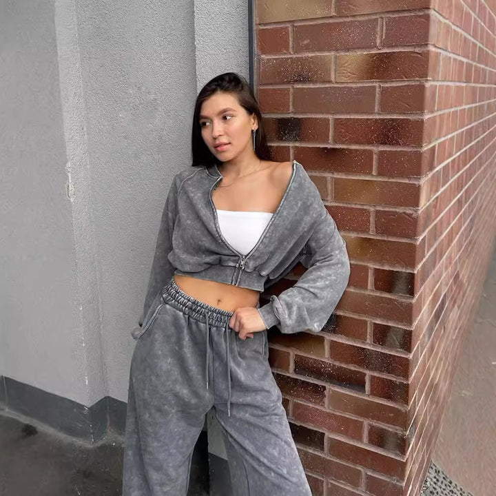 Damer mode cropped hoodie med dragkedja och avslappnade joggingbyxor Mirla-Eva Jonsson