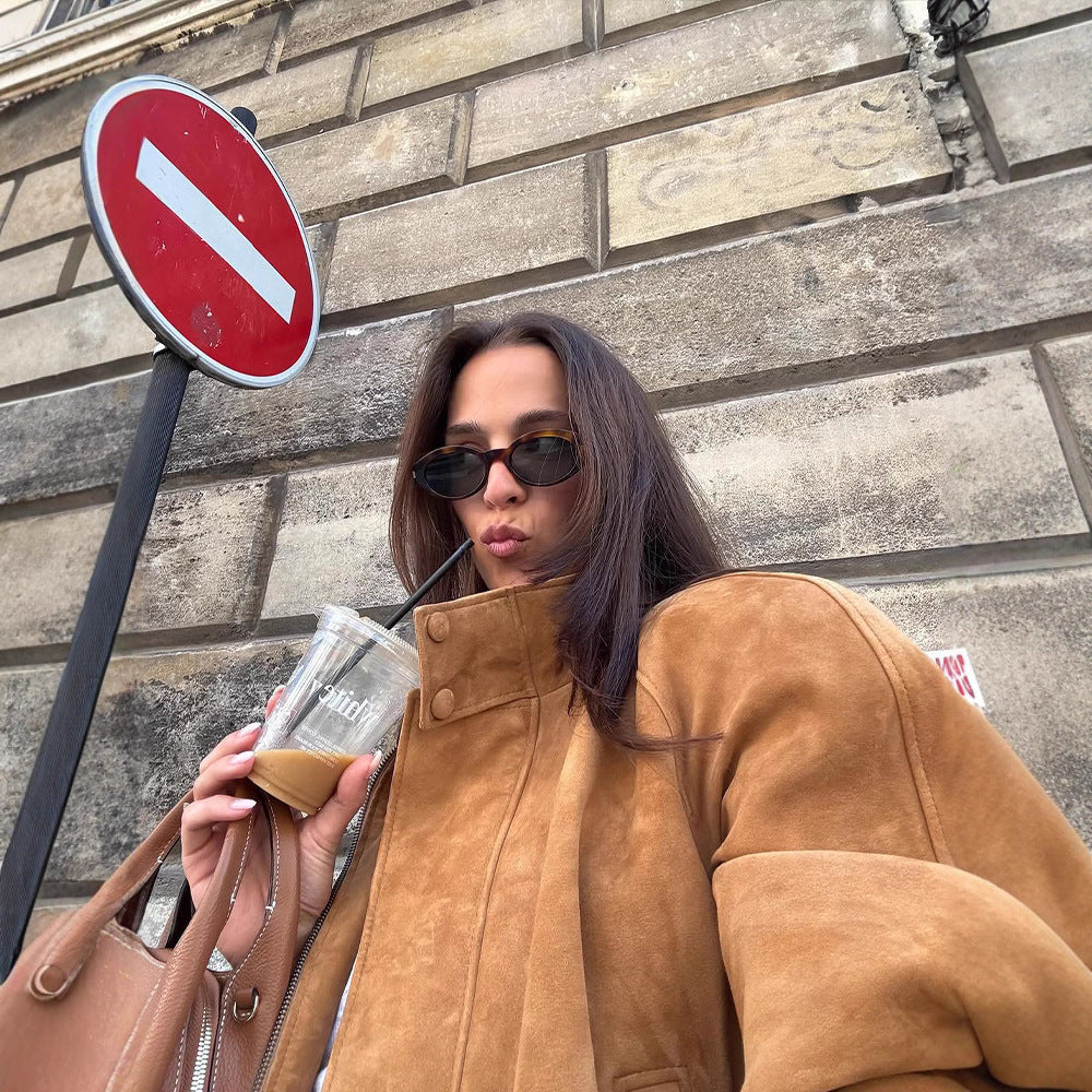 Damer mode läderjacka med praktiska fickor och bekväm passform Mirla-Eva Jonsson