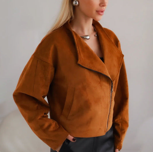 Damer mode märkesläderjacka med öppen krage och praktiska sidofickor Mirla-Eva Jonsson