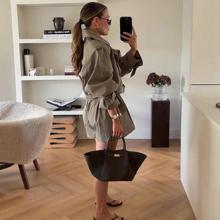 Damer mode oversized trenchjacka med bältesdetalj Mirla-Eva Jonsson