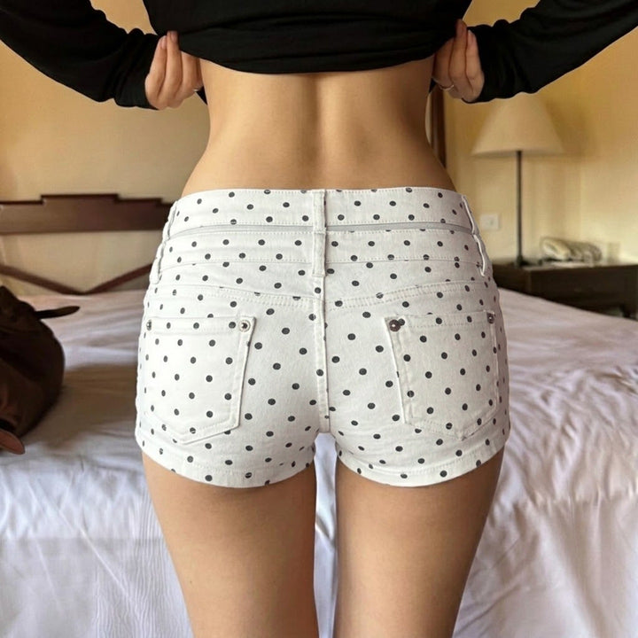 Damer mode shorts med modern prickdesign och hög midja Mirla-Eva Jonsson