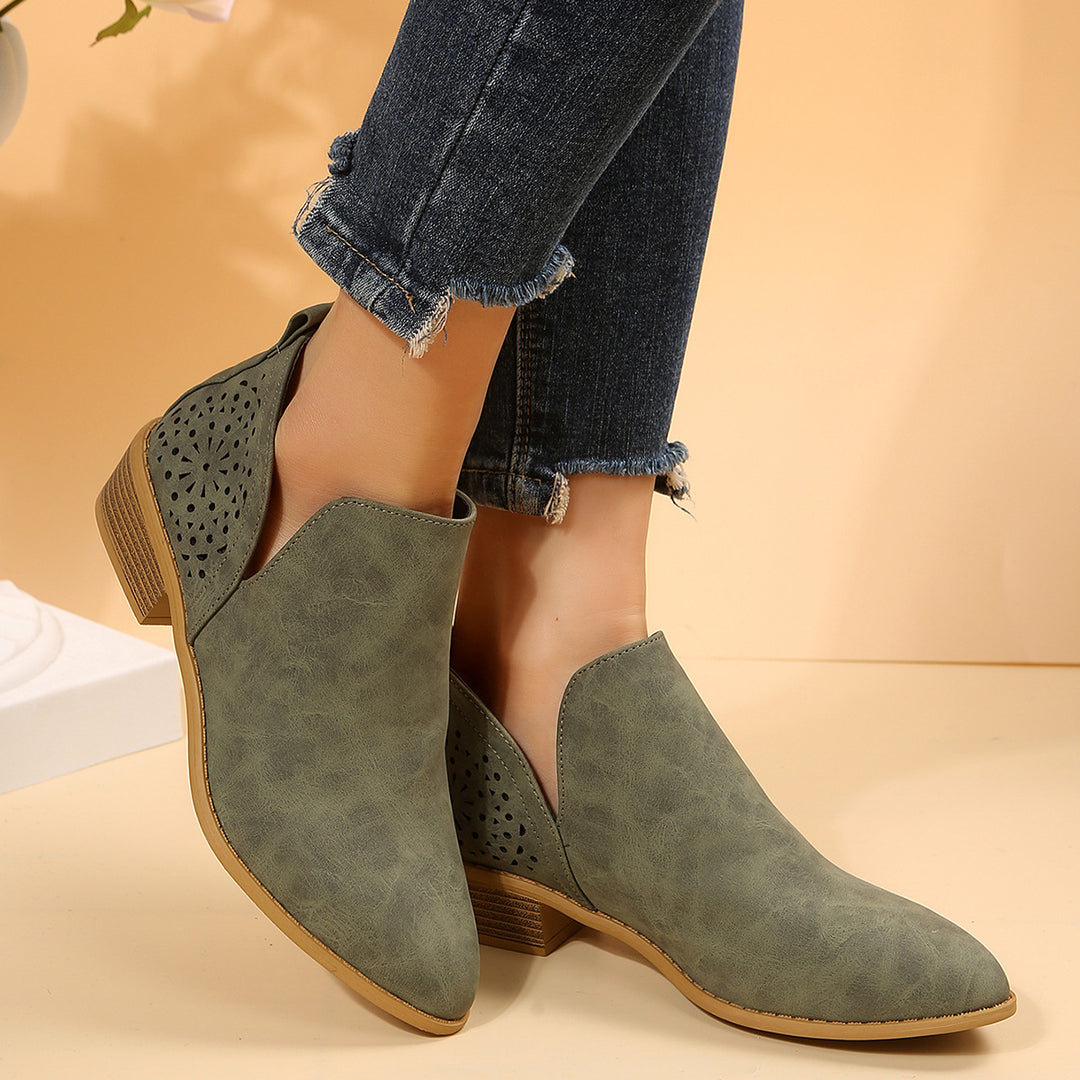 Damer mode slip-on skor med perforerade detaljer Mirla-Eva Jonsson