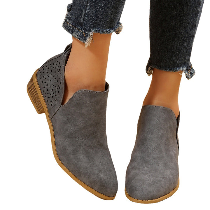 Damer mode slip-on skor med perforerade detaljer Mirla-Eva Jonsson