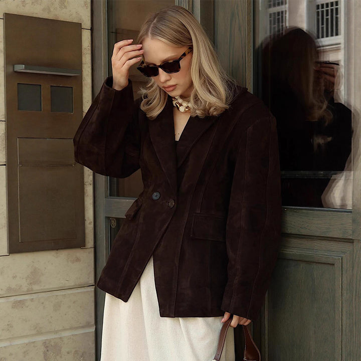 Damer mode storlek blazerjacka med strukturerad design och klassiska knapppdetaljer Mirla-Eva Jonsson