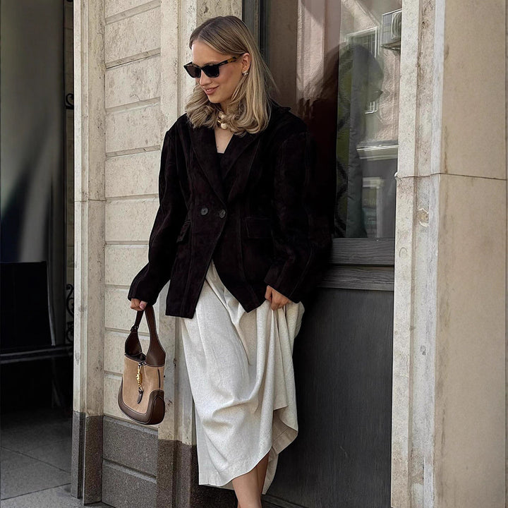 Damer mode storlek blazerjacka med strukturerad design och klassiska knapppdetaljer Mirla-Eva Jonsson