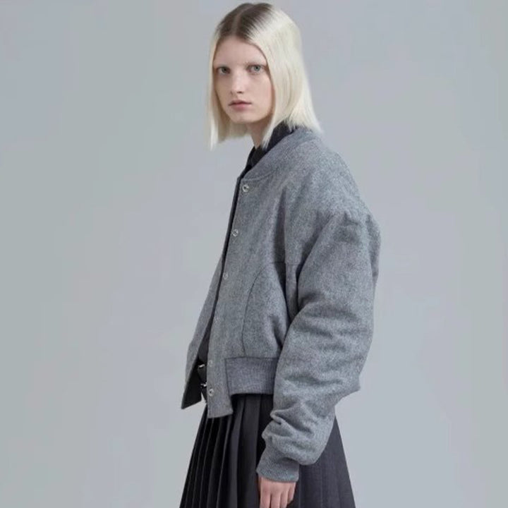 Damer modemedveten oversized jacka gjord av ullblandning Mirla-Eva Jonsson