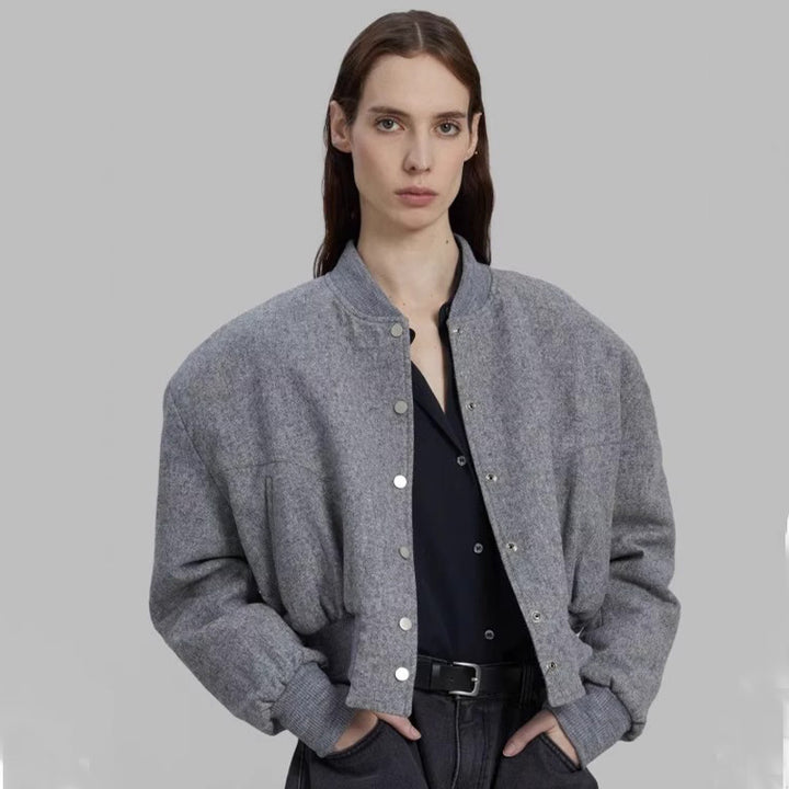 Damer modemedveten oversized jacka gjord av ullblandning Mirla-Eva Jonsson