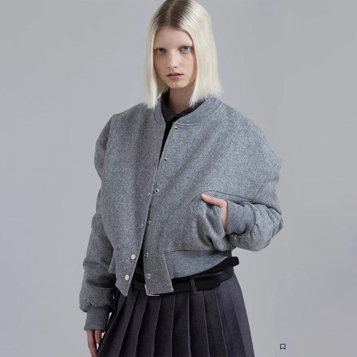 Damer modemedveten oversized jacka gjord av ullblandning Mirla-Eva Jonsson